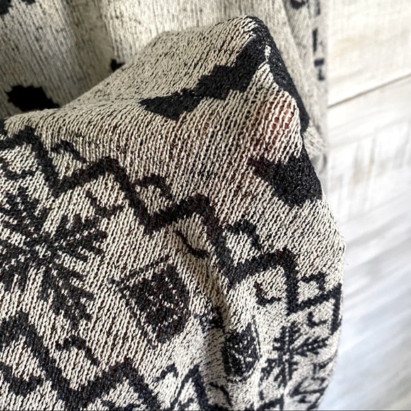 Vanilla Bay Gray Oversized Reindeer Sweater - Picture 6 of 8